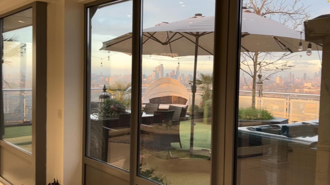 The London Skyline Penthouse Apartment Exterior photo